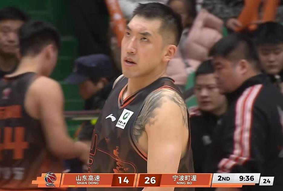 包含加时末段山东男篮伤情更新——CBA季后赛节点到来，引发热议，控场能力受关注的词条