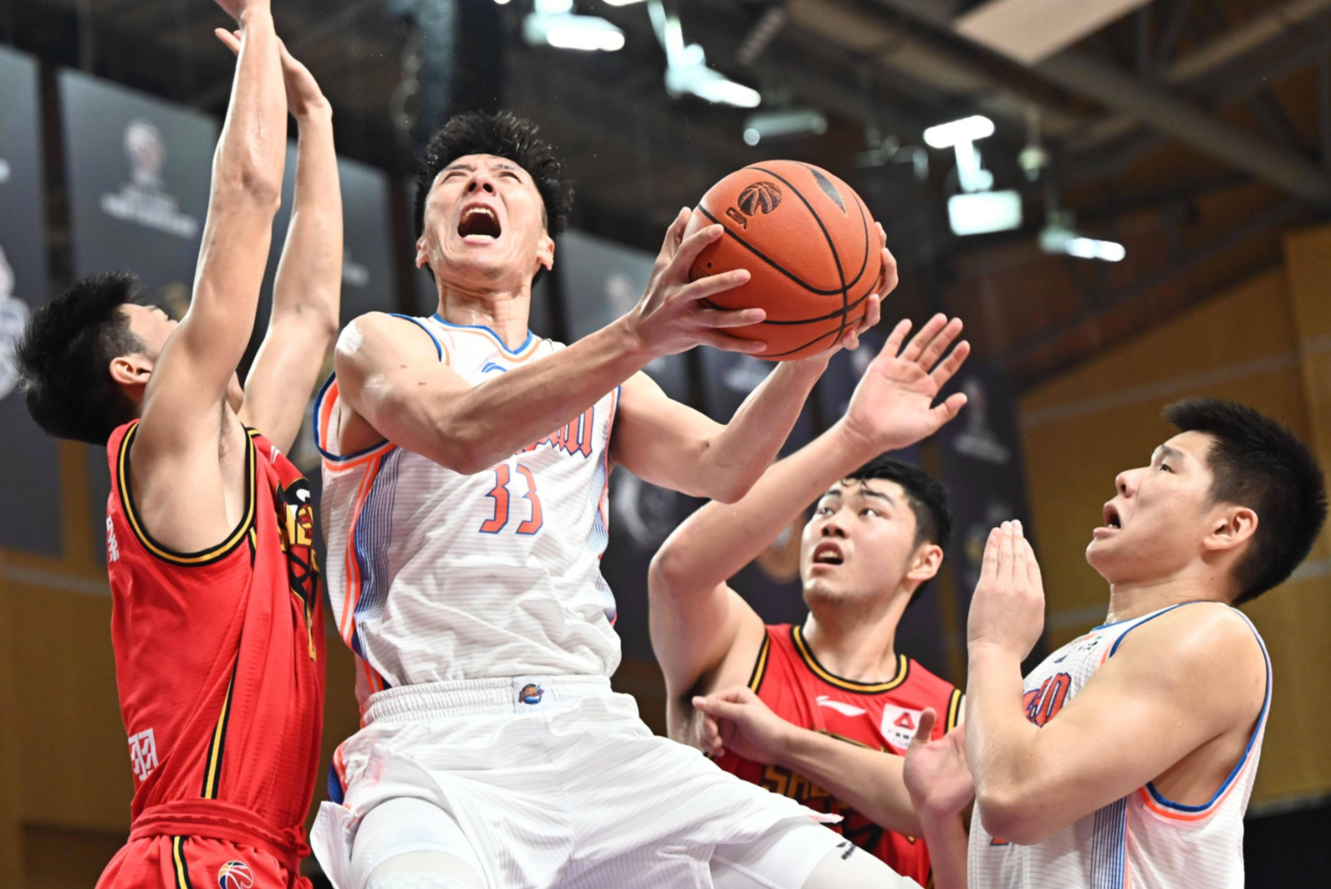 冲刺阶段CBA常规赛焦点战，上海久事主帅复盘，底气十足，阵容厚度经受考验的简单介绍